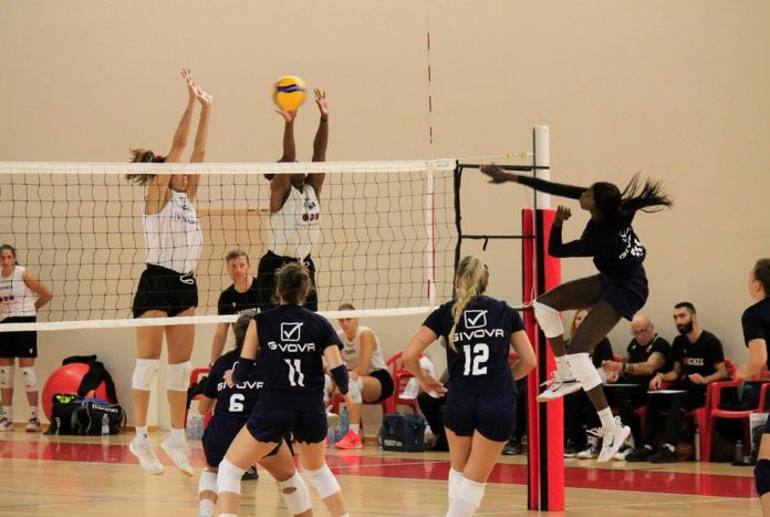 Anthea Vicenza Volley (maglie bianche) vs Guastalla (foto (Vbc Casalmaggiore)