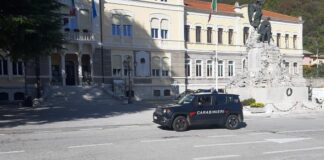 Maltrattamenti a moglie e figli, arrestato dai carabinieri e incarcerato 47enne ad Arsiero Un 47enne straniero di 47 Carabinieri di Arsiero anni, V. M., è stato arrestato oggi dai carabinieri ad Arsiero per maltrattamenti a moglie e ai 3 figli.