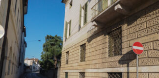 “Toponimi vicentini narrati da Luciano Parolin”: Contrà Mure Pallamaio (o contrà del Diavolo), da pallamaggio gioco con palla e racchetta Contrà mure Pallamaio o contrà del Diavolo (FOTO COLORFOTO-FRANCESCO DALLA POZZA per Vipiu)