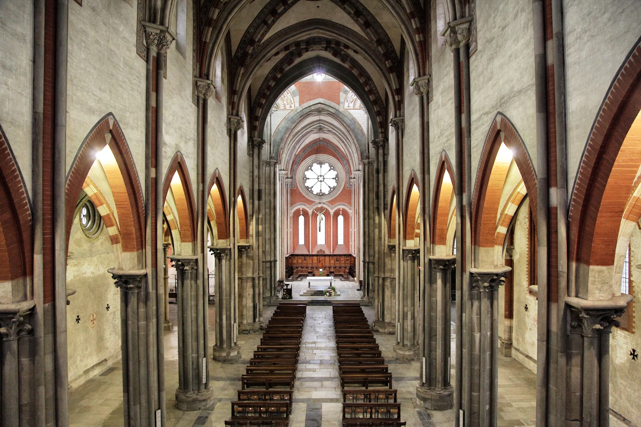 Interno Sant'Andrea Vercelli