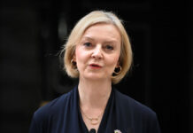 Liz Truss si dimette da premier britannica e da leader dei Conservatori Liz Truss