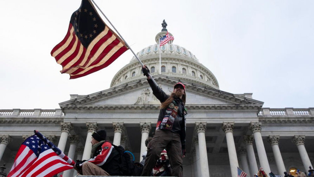 Negazionismo elezioni Usa, i dimostranti a Capitol Hill