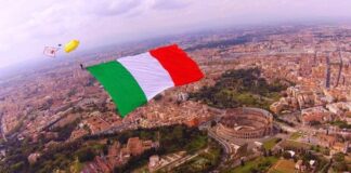 Inizia il 13 ottobre la XIX legislatura con nove parlamentari paracadutati dal Veneto a Roma Paracadutati su Roma (foto da ParacadutismoRoma - FB)