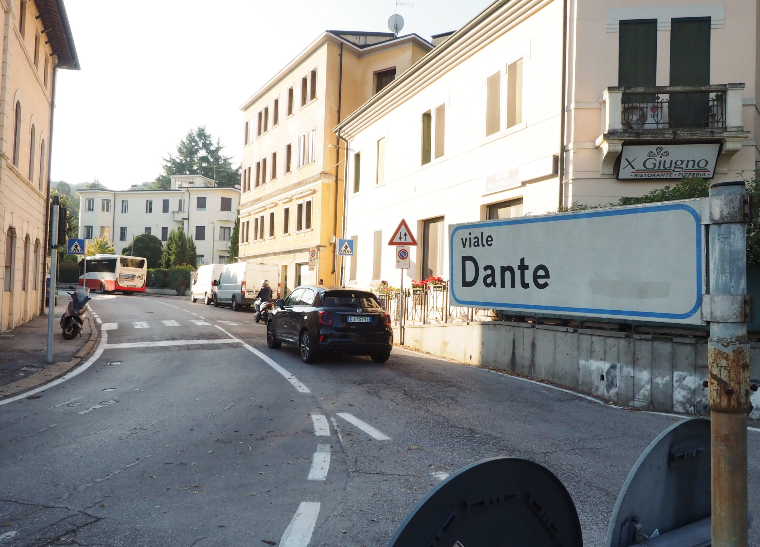 Viale Dante (FOTO COLORFOTO-FRANCESCO DALLA POZZA per ViPiù)