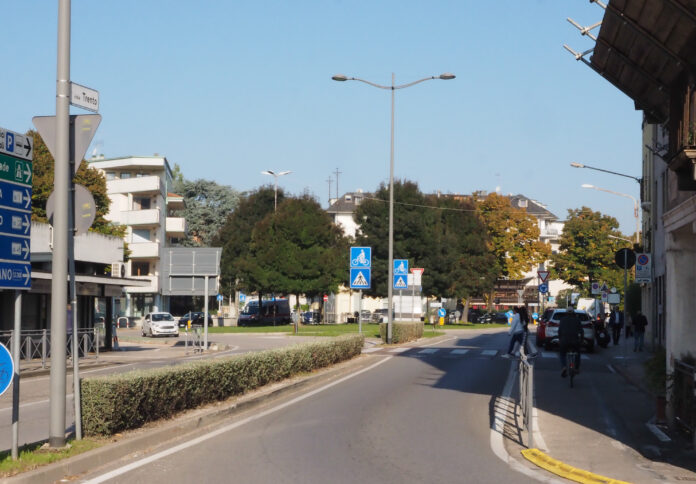 Viale Trento (FOTO COLORFOTO-FRANCESCO DALLA POZZA per ViPiù)