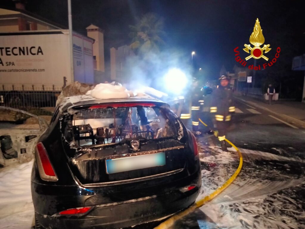 Vigili del fuoco di Vicenza intervengono dopo un incidente