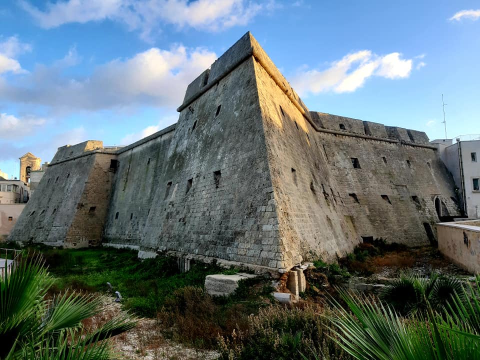 castello mola di bari