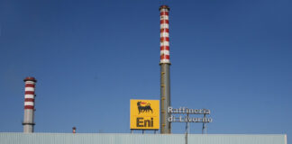 Eni, allo studio la possibile realizzazione della terza bioraffineria a Livorno: incontro con gli enti locali eni raffineria bioraffineria livorno