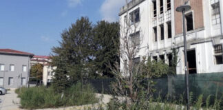 Ex Centrale del Latte Vicenza, Da Adesso in Poi e Pd invitano l’amministrazione a confrontarsi con i cittadini ex centrale del latte di vicenza degrado parcheggio erba aiuole