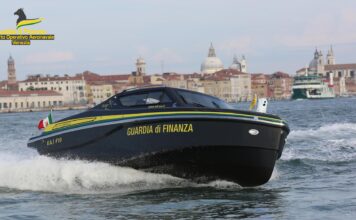 Guardia di Finanza, controlli in laguna: sequestrate una tonnellata di vongole e un’area di 65.000 mq per abusivismo edilizio Guardia di finanza 250 anni misure cautelari venezia