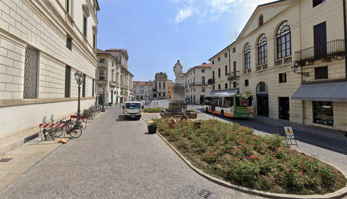 piazza castello vicenza ladro di biciclette Furto a negozio di