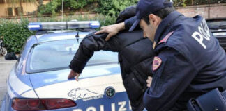 Vicenza, due pregiudicati nigeriani armati coinvolti in una rissa: arrestati ed espulsi dall’Italia dal questore Sartori Polizia di Stato, una denuncia a Vicenza, un arresto a Bassano