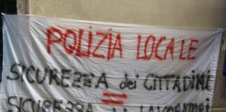 Prefetto precetta per 23 gennaio agenti polizia locale per VicenzaOro. Dura protesta di Cub contro il Questore: “Vincono interessi della Fiera e del calcio” Presidio Polizia locale Vicenza davanti la prefettura