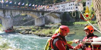 Rischio alluvionale, esercitazione dei vigili del fuoco di Vicenza sul fiume Brenta rischio alluvionale