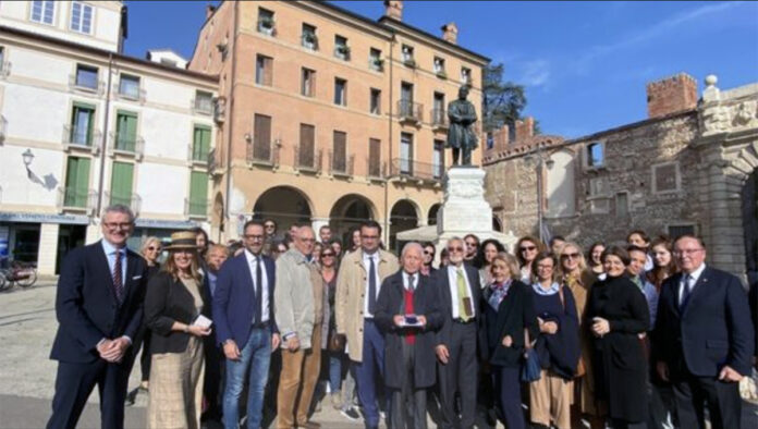 vicenza monumento fedele lampertico