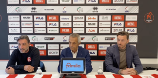LR Vicenza: presentato il nuovo allenatore Francesco Modesto Da sx Francesco Modesto, Sagramola e Balzaretti