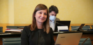 Ostanel (VcV): cittadinanza, basta ideologismi, presentata risoluzione con Baldin (M5S), Lorenzoni (opposizione) e Masolo (EV) La consigliera del VcV Elena Ostanel contro il progetto della stazione di Cortina d'Ampezzo