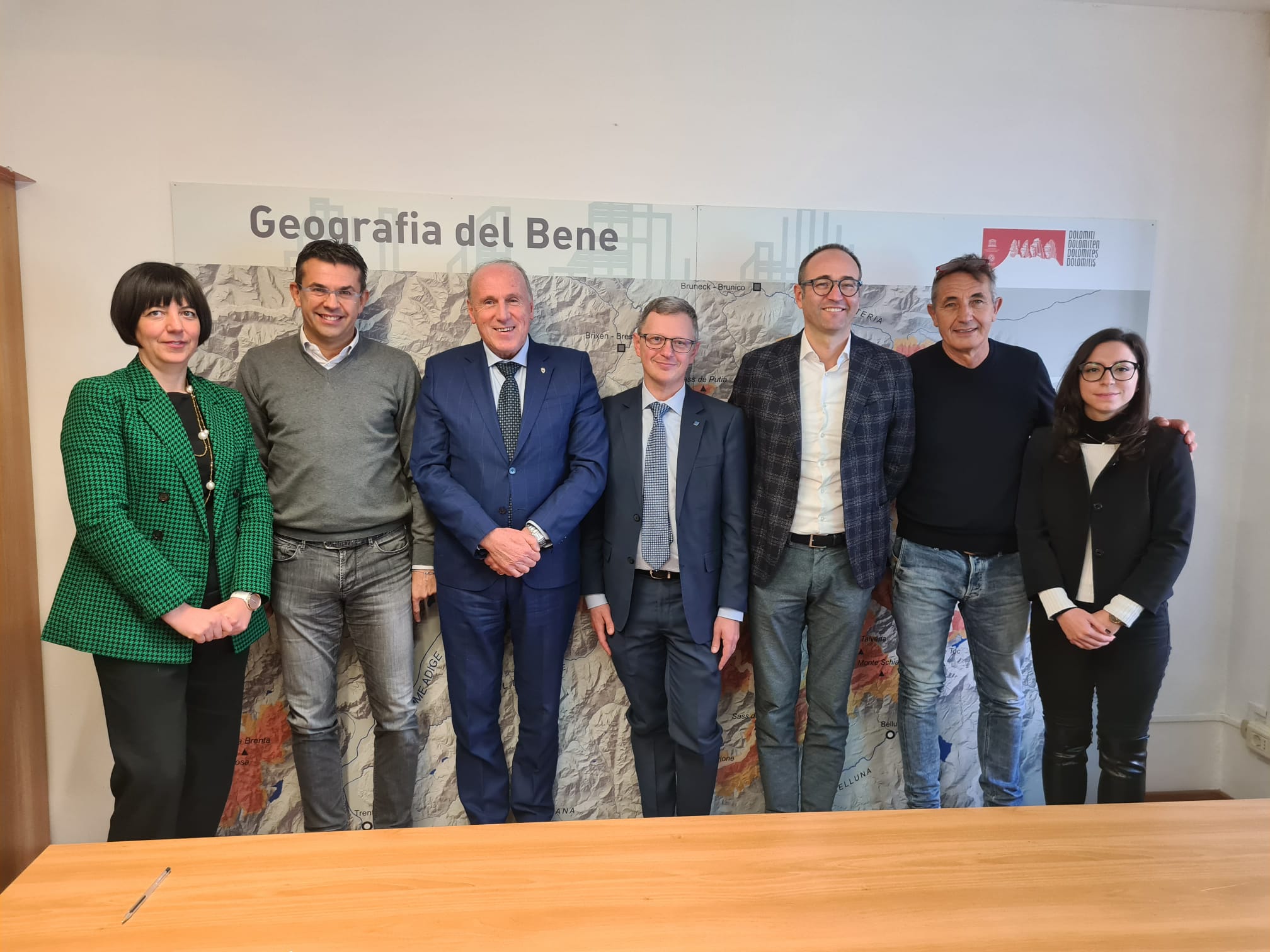 Il consiglio di amministrazione della Fondazione Dolomiti Unesco (al centro l'assessore Zannier)