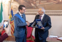 Al Capo della Polizia Lamberto Giannini la medaglia d’oro della Provincia di Vicenza alla Polizia di Stato capo della polizia