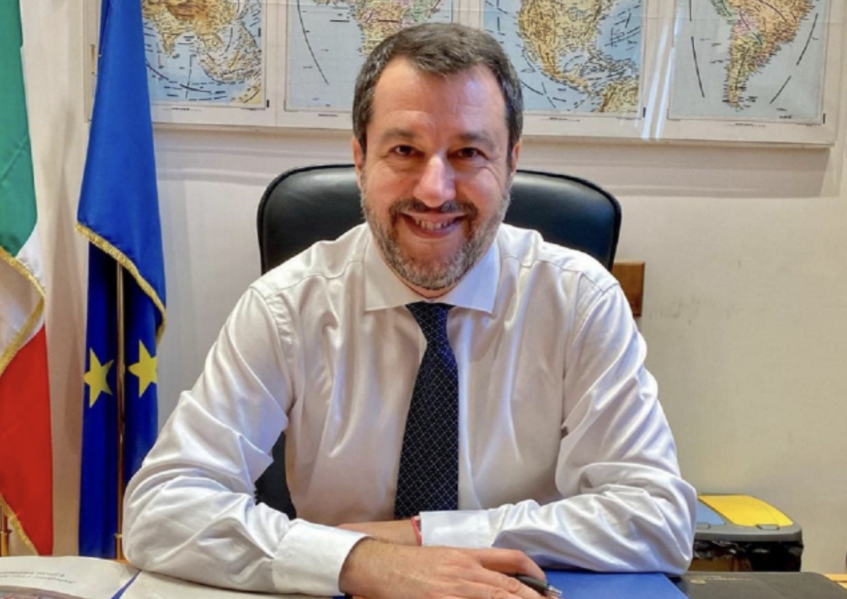 Matteo Salvini migranti assemblea anci terza corsia