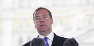 Russia, Medvedev: “Truppe Francia in Ucraina? Manderemo indietro tante bare”