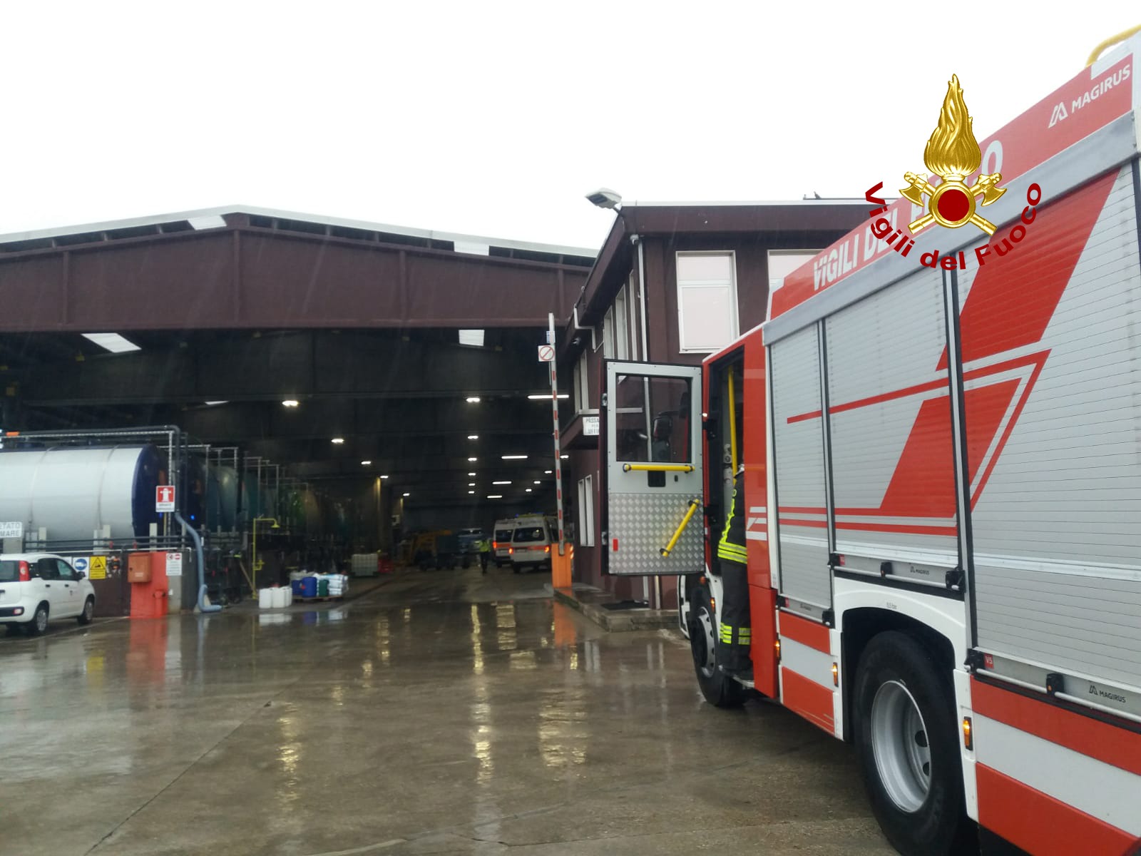 Vigili del fuoco intervengono per incidente in azienda chimica di Arzignano