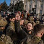 La Russia torna a bombardare l’Ucraina mentre Zelensky descrive le condizioni di pace russia ucraina
