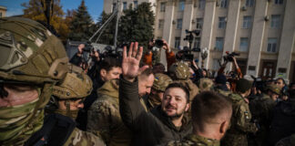 La Russia torna a bombardare l’Ucraina mentre Zelensky descrive le condizioni di pace russia ucraina