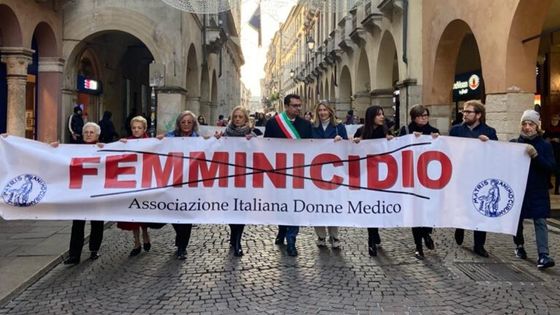 Violenza contro le donne e donne uccise, la marcia silenziosa a Vicenza