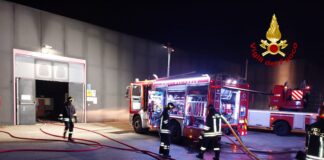 Brendola, incendio in azienda: danni alla struttura, ma nessun ferito incendio azienda brendola