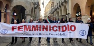 Marcia silenziosa per dire No Violenza sulle donne, presenti amministratori di Vicenza marcia silenziosa