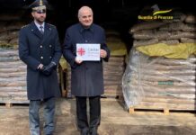 Guardia di Finanza di Venezia: donati alla Caritas 240 quintali di pellet pellet chioggia