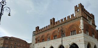 Piacenza, la storia oltre i Farnese – La Via Francigena destinazione Roma, la 14ª tappa dal Nord piacenza piazza cavalli