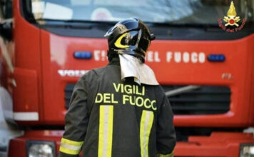 Fara Vicentino, incendio distrugge un deposito attrezzi: l’intervento dei Vigili del Fuoco appartamento in fiamme recoaro automobile scarpata montebello vicentino incendio trascinati torrente agno incidente mortale montecchio maggiore incendio cassola vigili del fuoco veneto Fara Vicentino