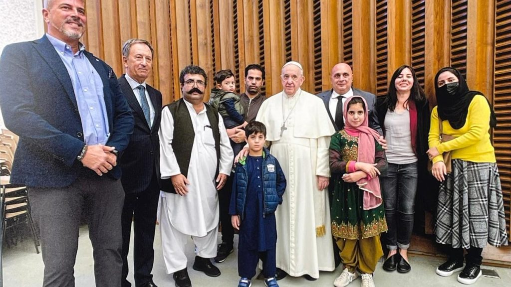 Afgani di Kabul dal Papa