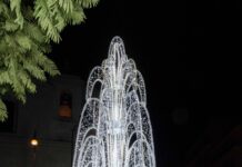 Sorgente Group: a Piazza San Silvestro l’albero di Natale è una fontana di luce Albero di Natale 2022 a Piazza S. Silvestro di Roma e Paola Mainetti, vice presidente della Fondazione Sorgente Group