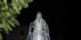 Sorgente Group: a Piazza San Silvestro l’albero di Natale è una fontana di luce Albero di Natale 2022 a Piazza S. Silvestro di Roma e Paola Mainetti, vice presidente della Fondazione Sorgente Group