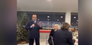 Berlusconi promette ai giocatori del “suo” Monza un autobus di “meretrici”, Psi Vicenza: “Altro che battuta di Natale!” Berlusconi promette ai calciatori del Monza un autobus di "meretrici"