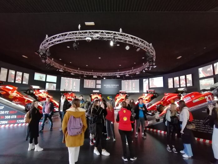 Ferrari, la sala trofei visitata dagli studenti di Asiago