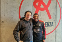 Freddi Greco abbraccia Stefano Carta e “Negro” è dimenticato: “lui può sbagliare in tv, io sul campo” Il giornalista tv Stefano Carta e Freddi Greco, centrocampista italiano di origini malgasce dell'Lr Vicenza