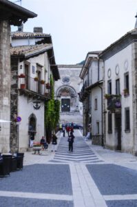 Pescocostanzo, Largo della Collegiata, ph. Simona Servillo