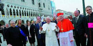 Scomparsa Papa Emerito Benedetto, Luca Zaia: “ricordo commosso un pontefice dal tratto molto umano” Zaia con papa Benedetto a Venezia
