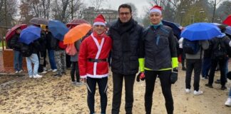 Corri Babbo Natale Corri: oltre due mila partecipanti nonostante la pioggia Corri Babbo Natale