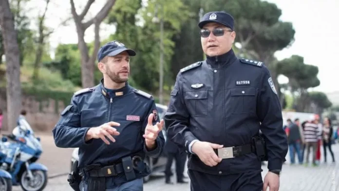 polizia cinese italia