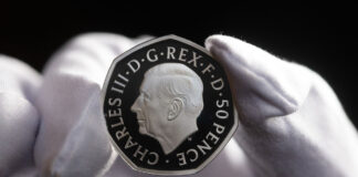 Re Carlo III è il nuovo volto delle monete britanniche re carlo iii