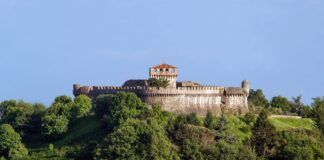 La Lunigiana vista dai suoi castelli -La Via Francigena destinazione Roma, la 16ª tappa dal Nord sarzanello sarzana