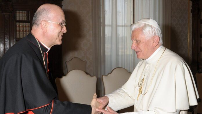 Benedetto XVI e Tarcisio Bertone