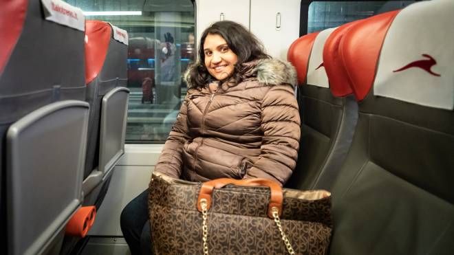 Giuseppina Giuliano - Giugliano, bidella pendolare Napoli-Milano (foto da OpeOnline) Giuseppina Giuliano - Giugliano, bidella pendolare Napoli-Milano (foto da OpeOnline)