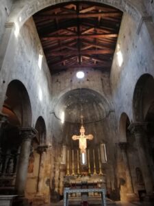 Interno duomo carrara