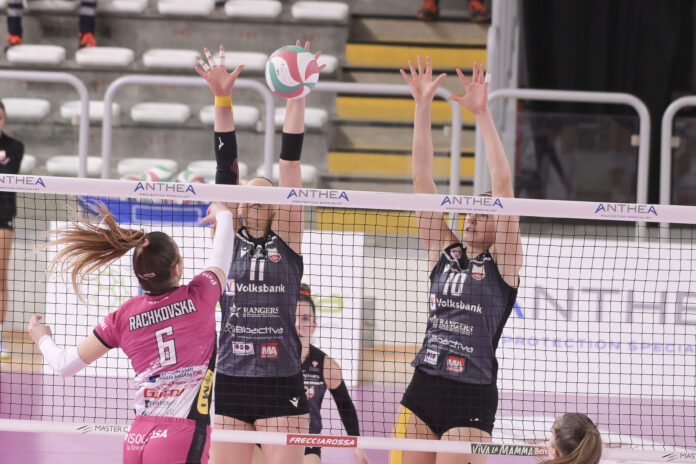 Muro Anthea Vicenza Volley vs Marignano (foto di Antonio Trogu)